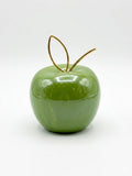 Măr Decorativ din Ceramică Verde cu Finisaj Lucios și Accente Aurii – Piesă de Design Elegantă